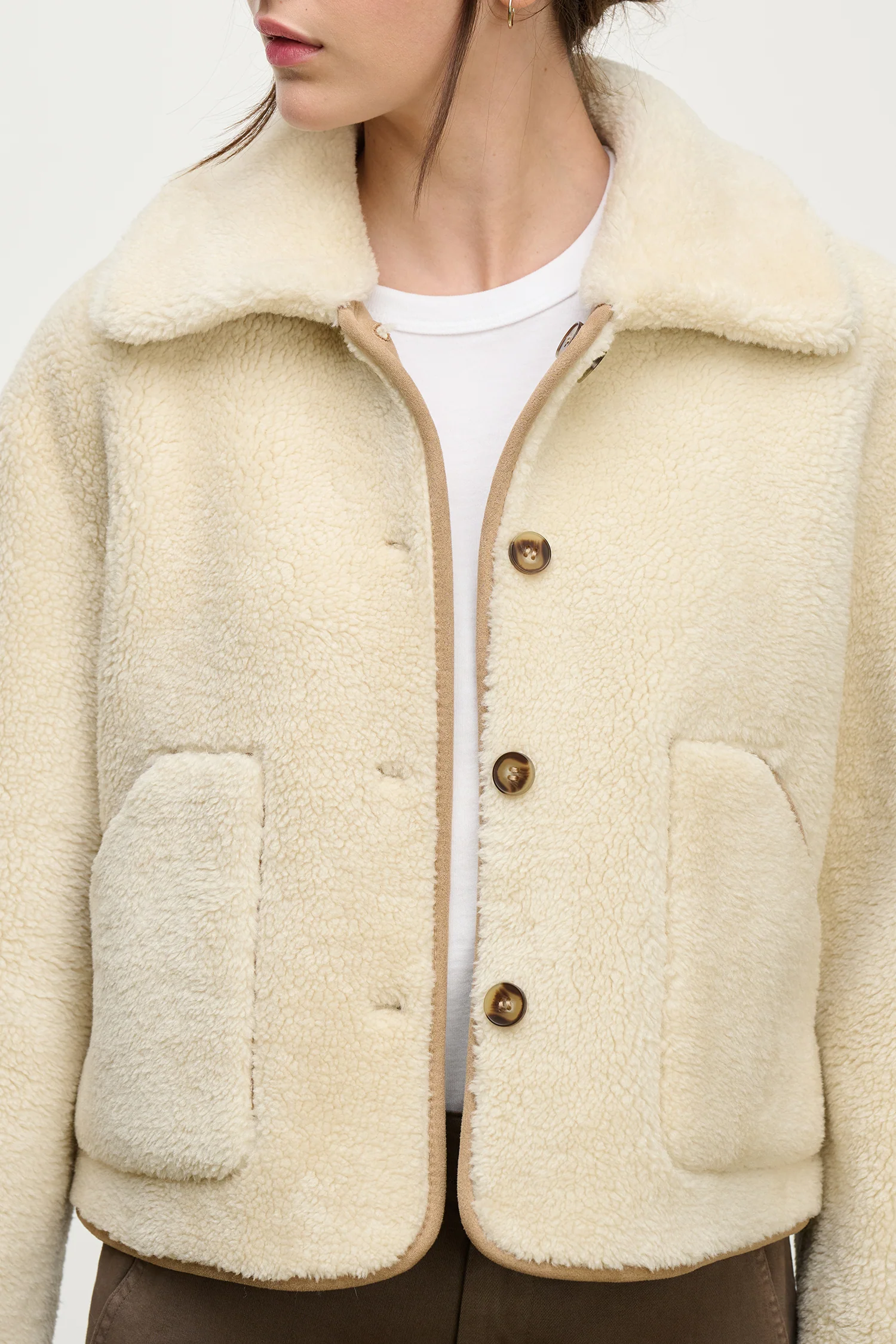 AMARA SHERPA REVERSIBLE JACKET IN SAND - Image 3