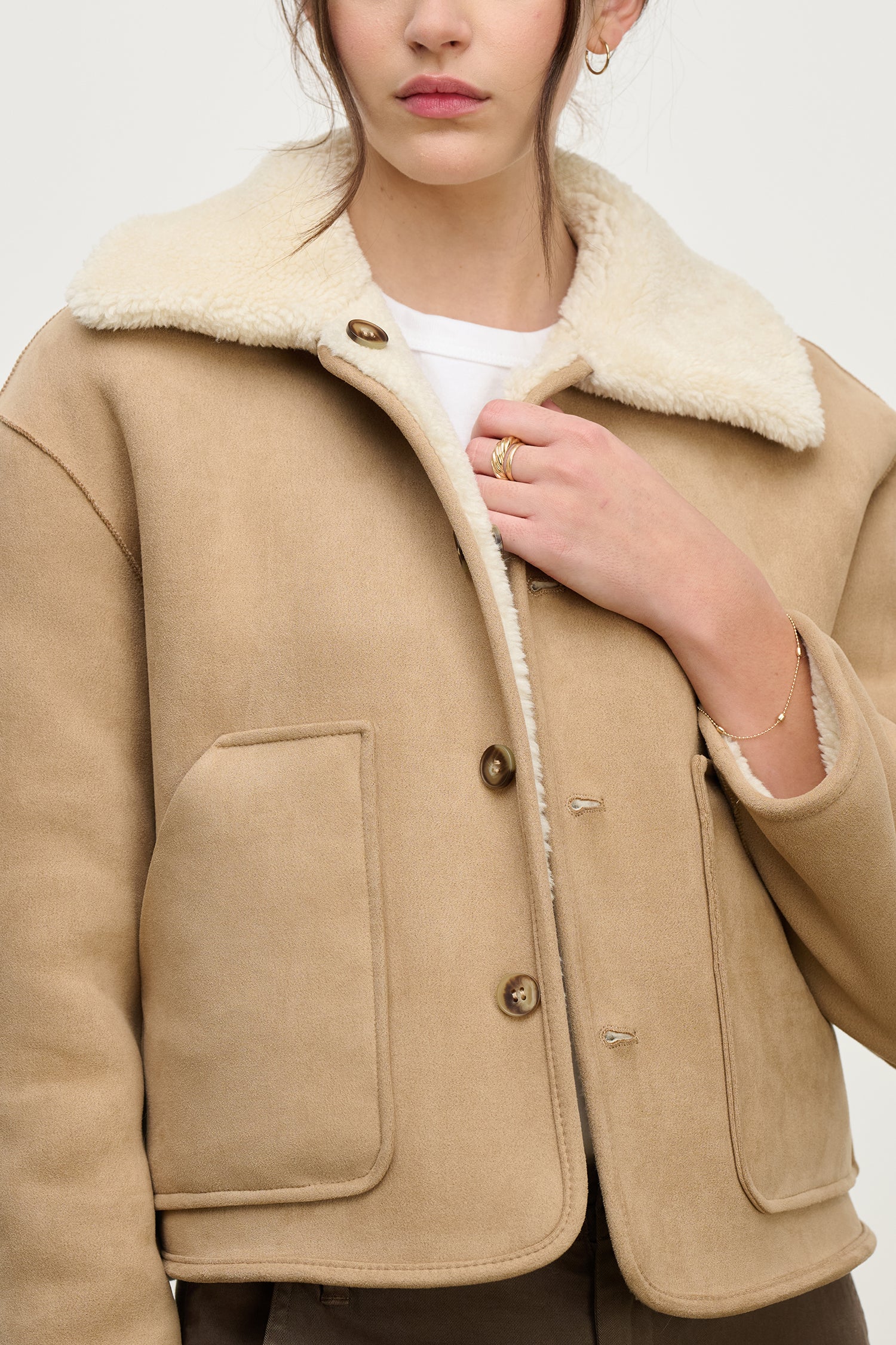 AMARA SHERPA REVERSIBLE JACKET IN SAND - Image 4