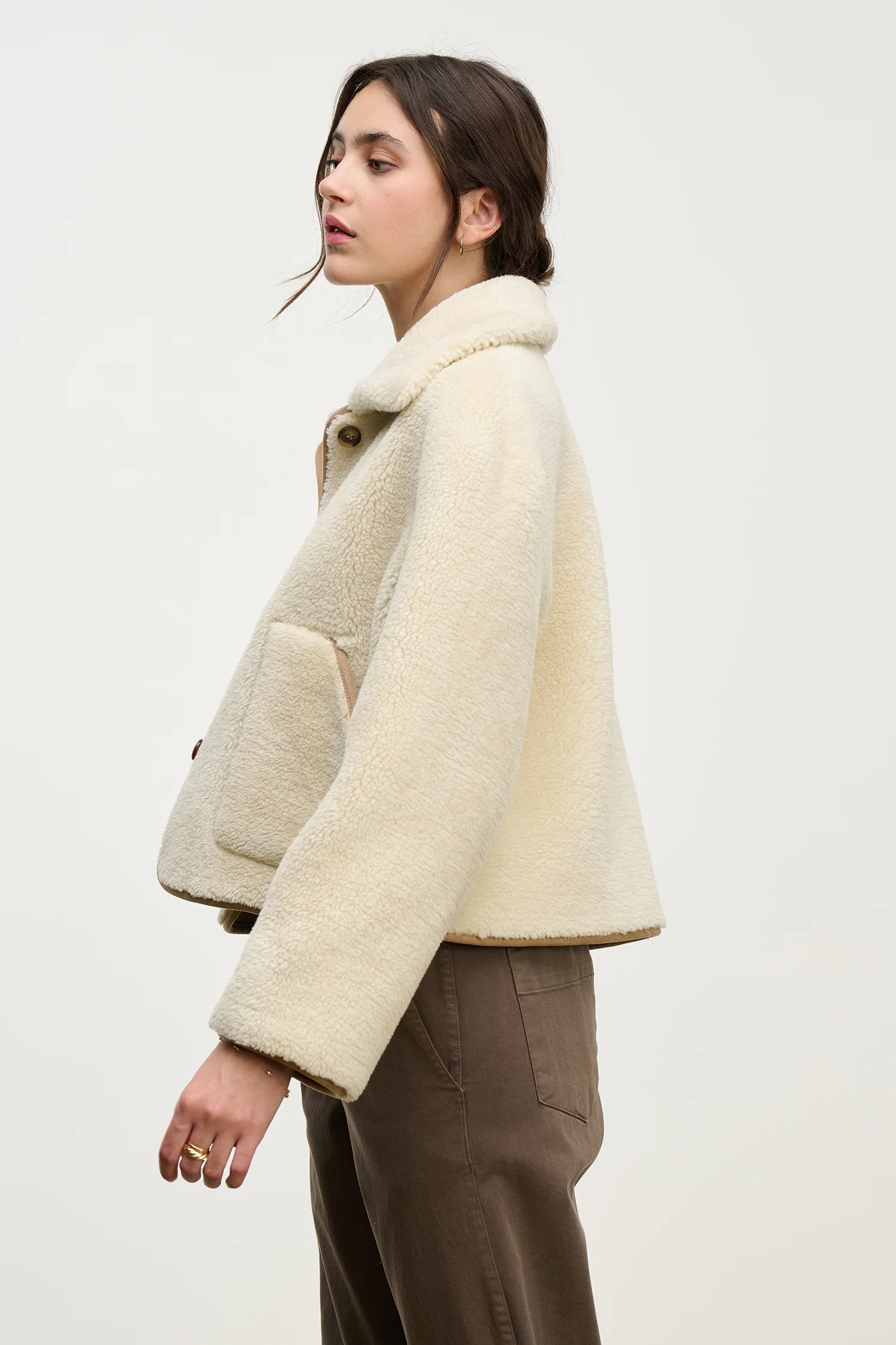 AMARA SHERPA REVERSIBLE JACKET IN SAND - Image 5