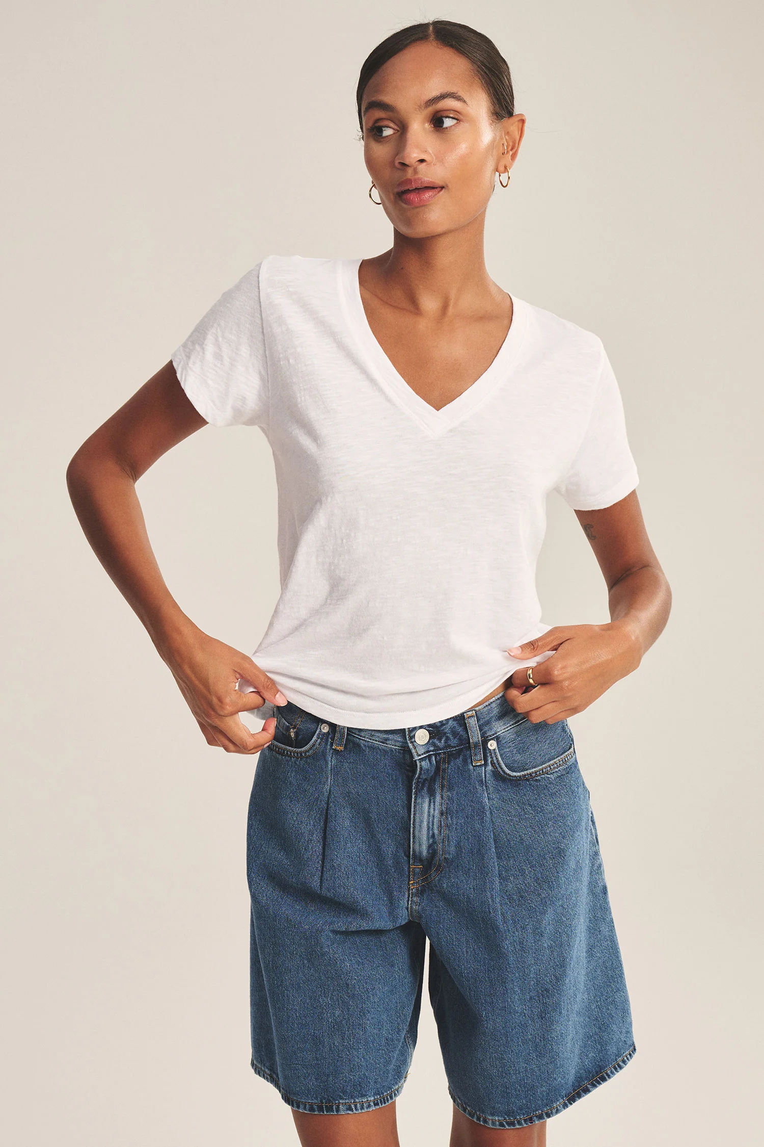 ELISHA T-SHIRT IN WHITE - Image 5