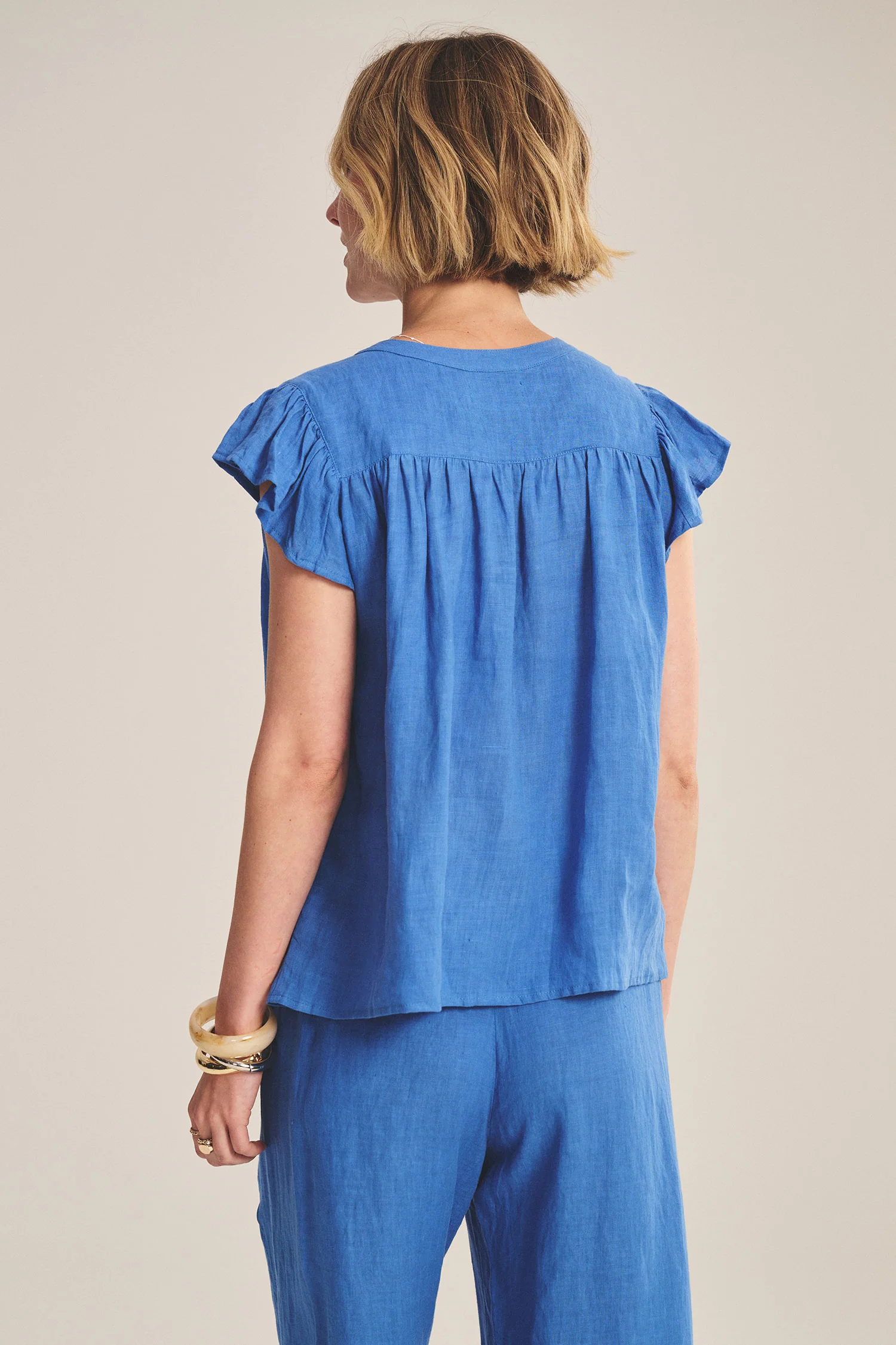 JANEY LINEN TOP IN BLUEJAY - Image 5