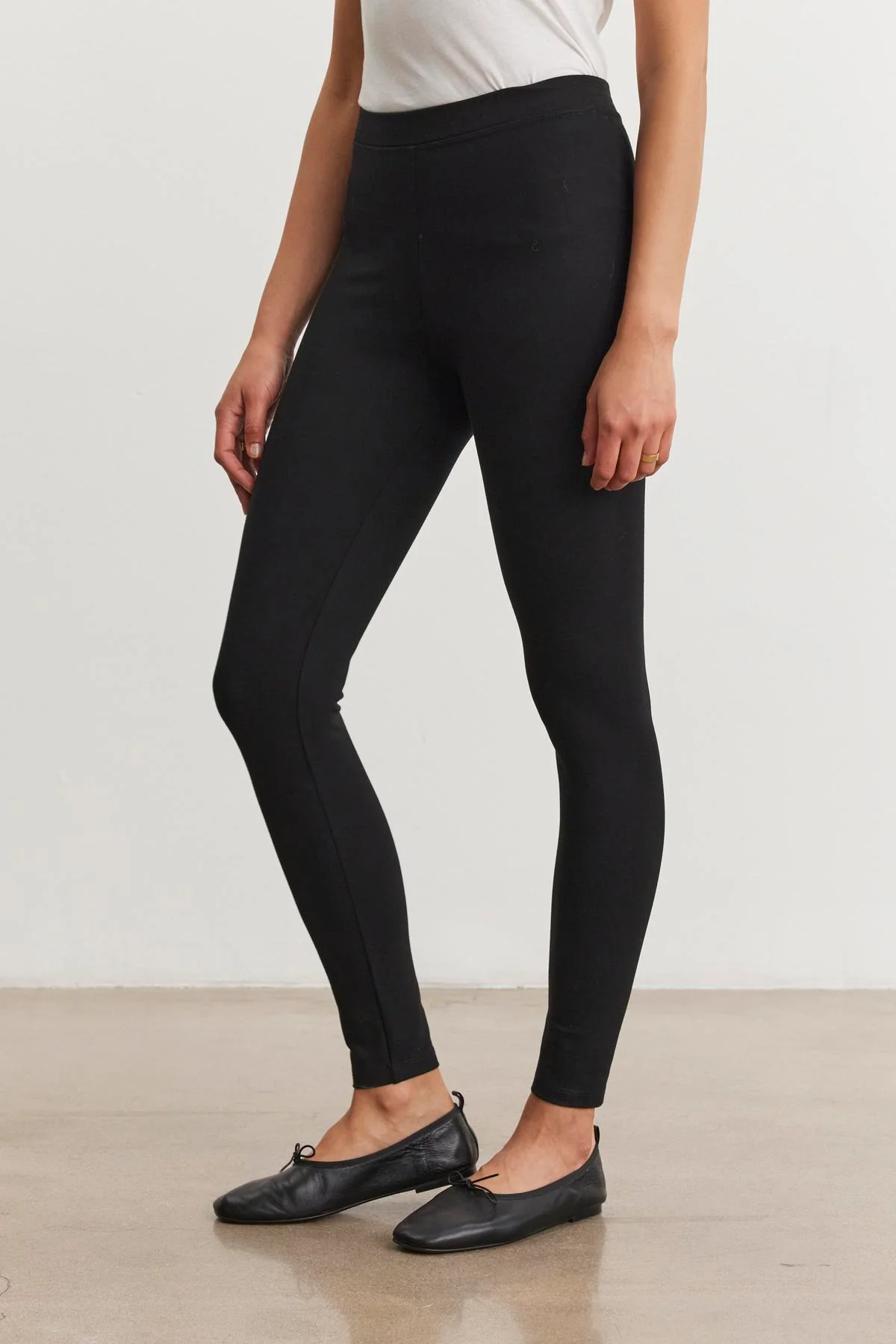 JILLETTE PONTE LEGGING IN BLACK - Image 3