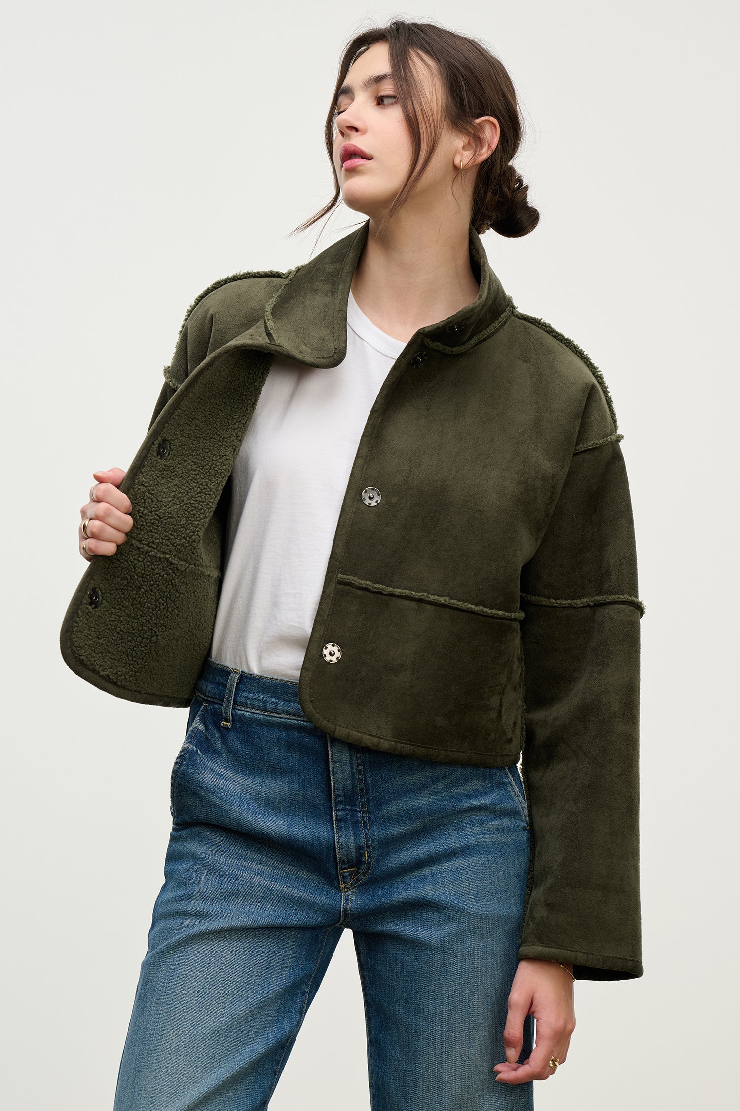 KELLY SHERPA REVERSIBLE JACKET IN ARMY - Image 8