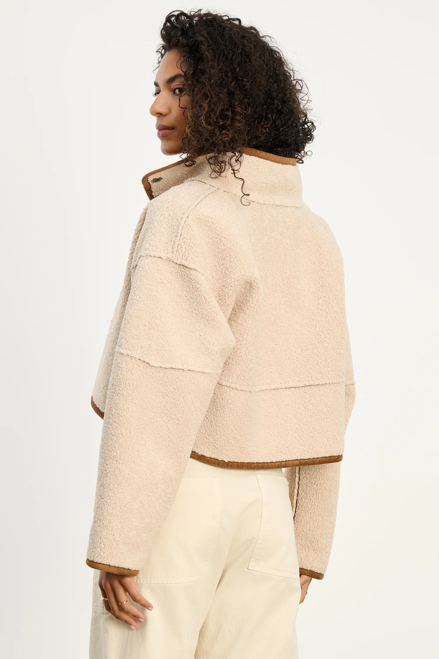 KELLY SHERPA REVERSIBLE JACKET IN TOBACCO - Image 9