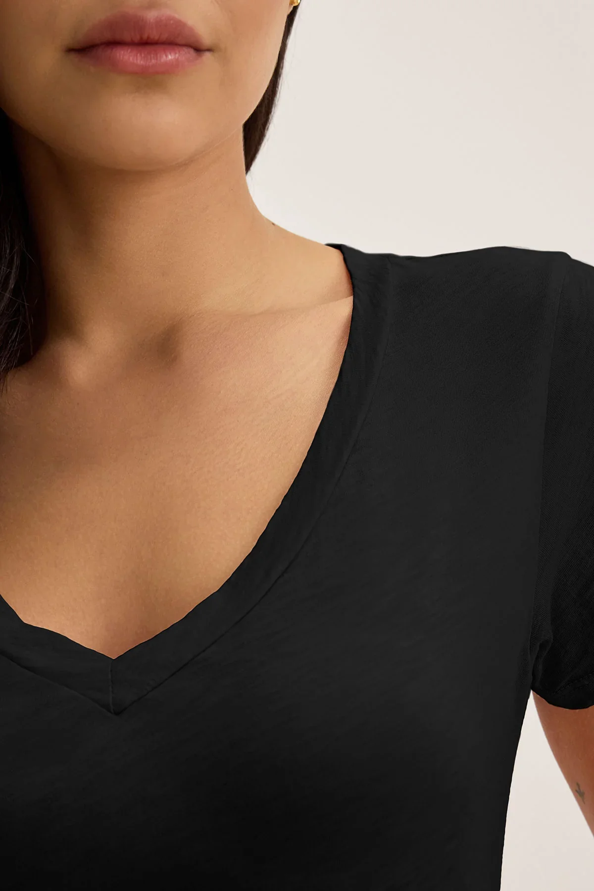 LILITH COTTON SLUB T-SHIRT IN BLACK - Image 4