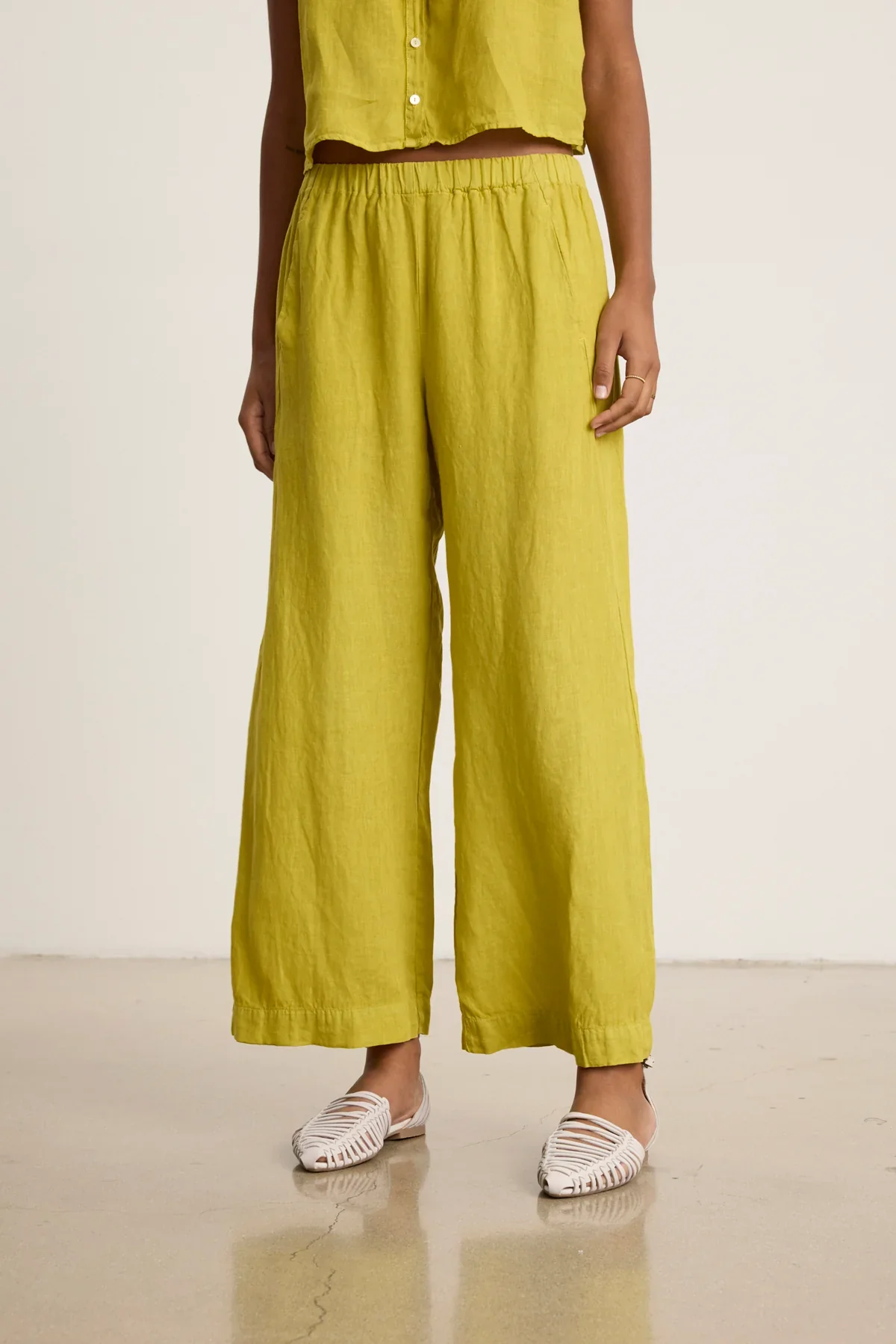 LOLA LINEN TROUSER IN DANDELION - Image 5
