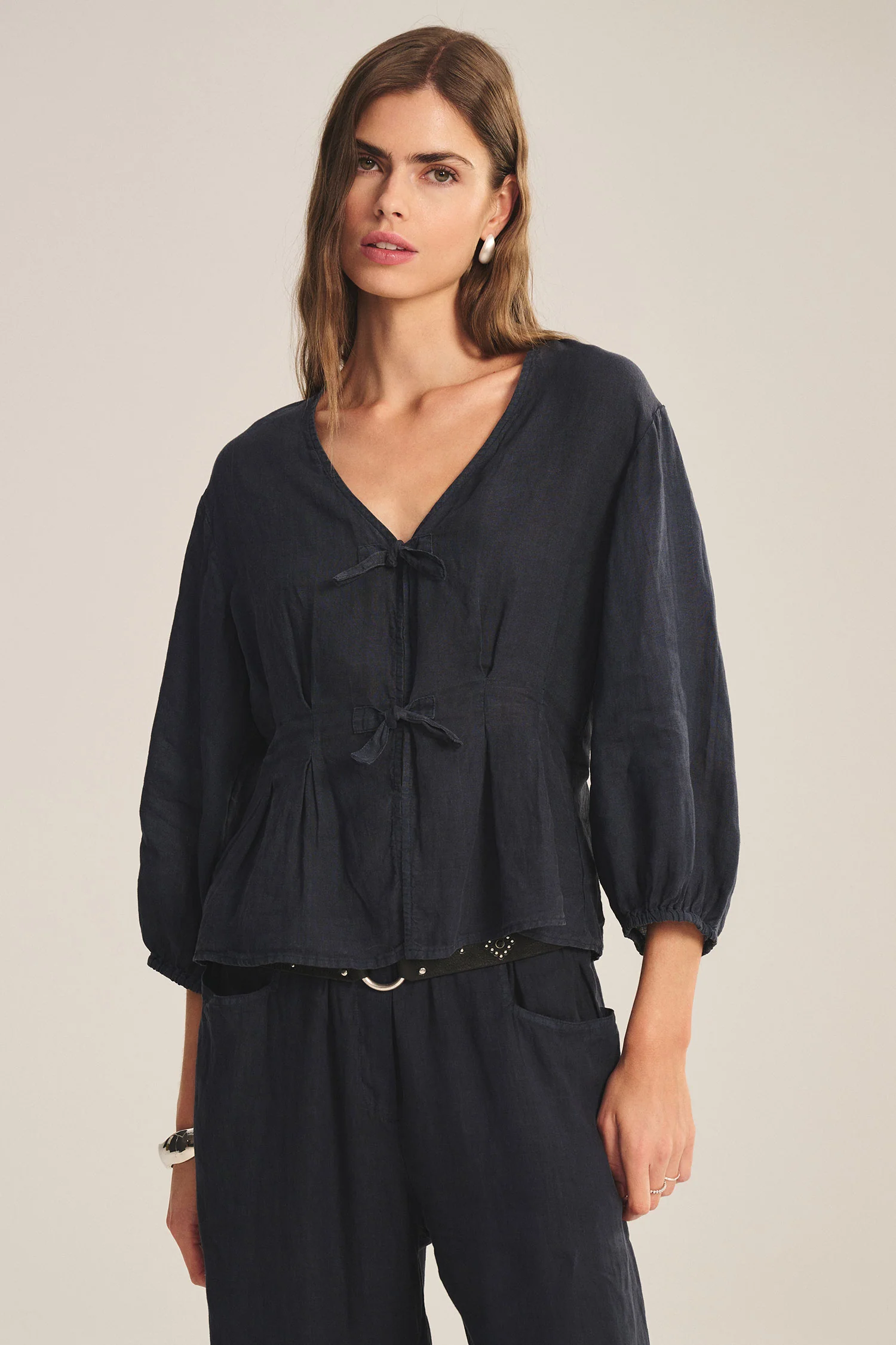 MARTHA LINEN TOP IN SHADOW - Image 2