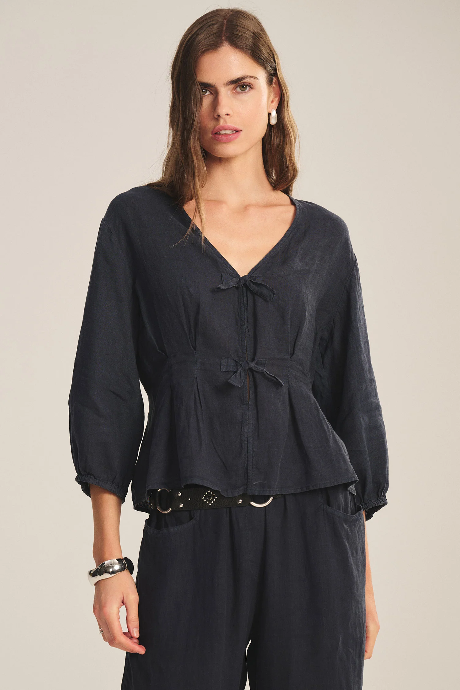 MARTHA LINEN TOP IN SHADOW - Image 3