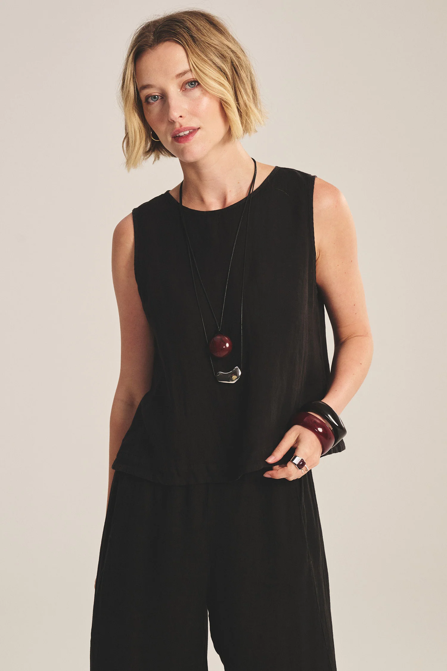 MAXINE LINEN TOP IN BLACK - Image 4