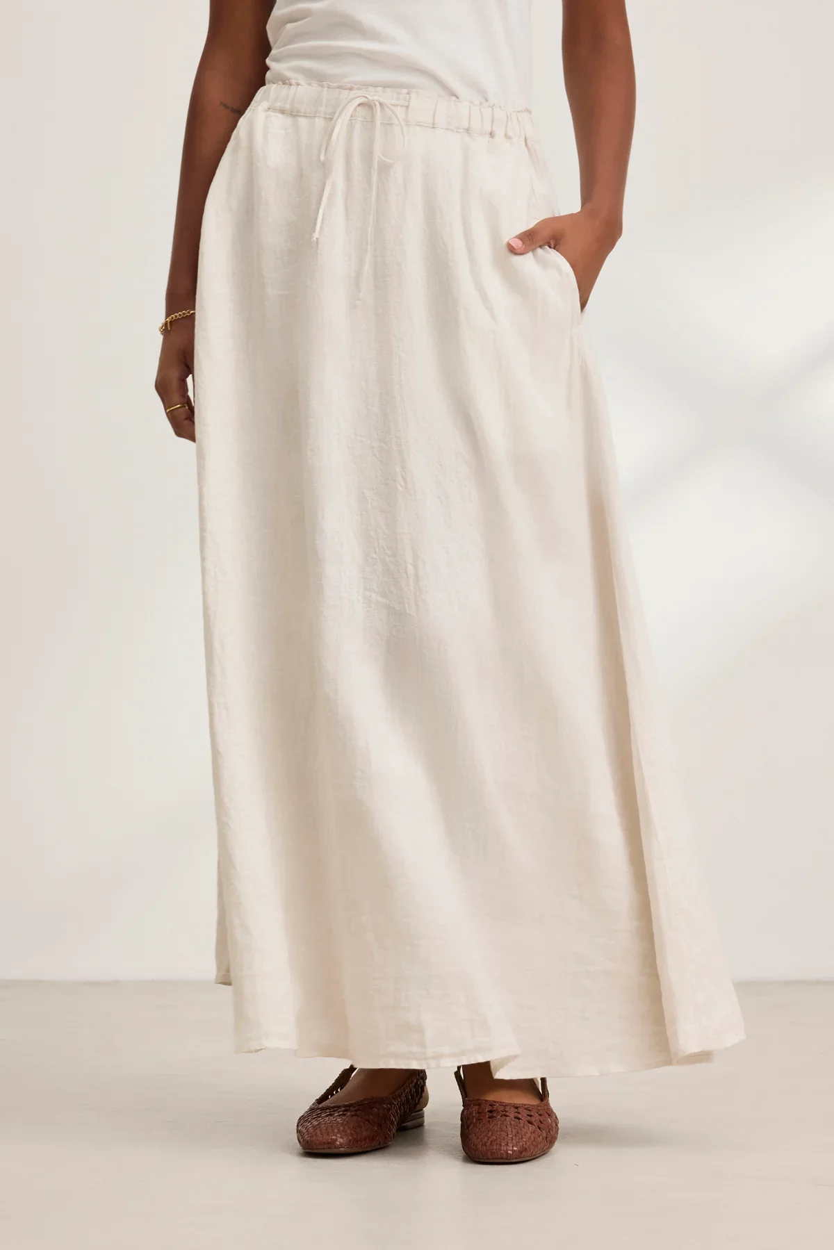 MEMPHIS SKIRT IN BEACH - Image 2
