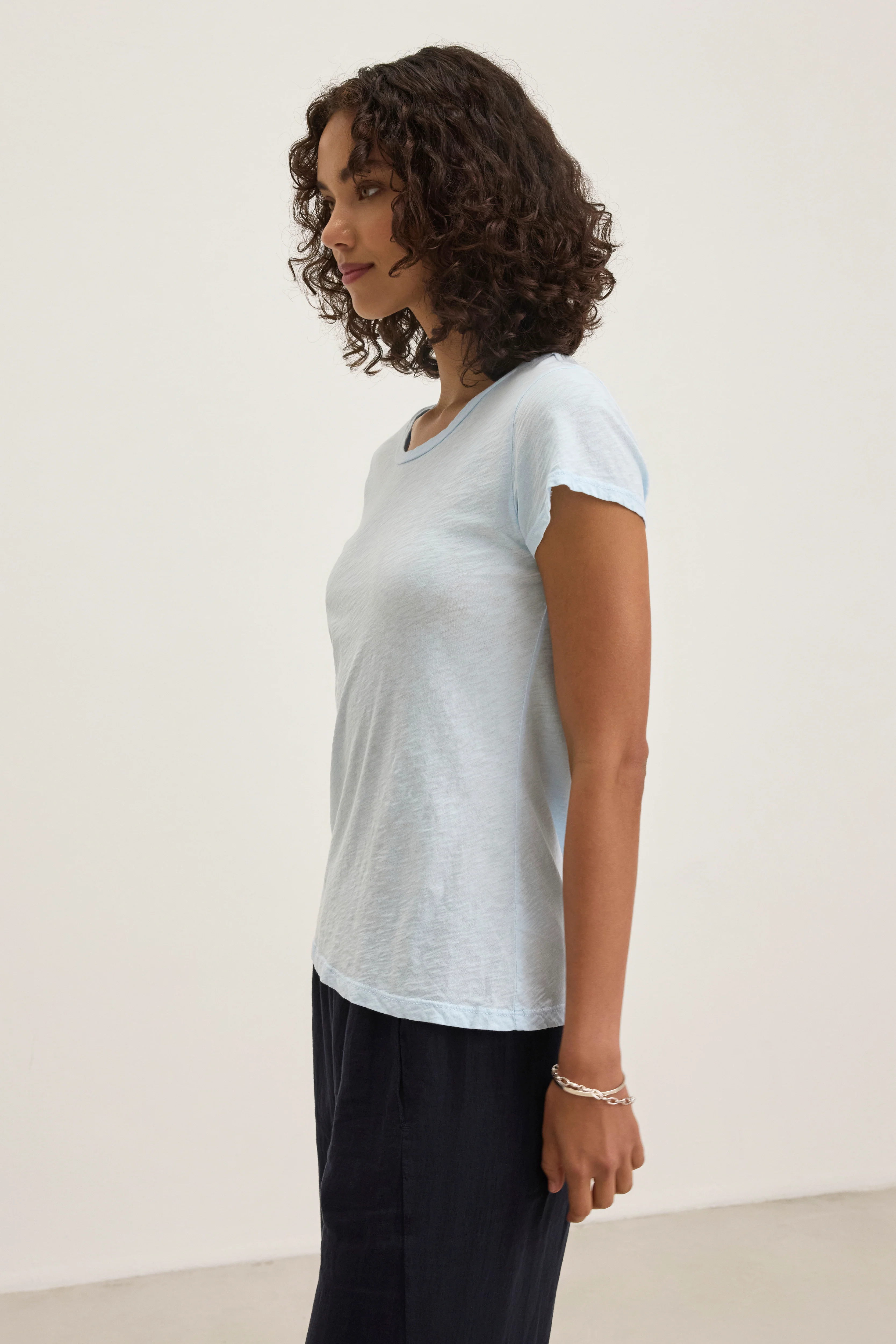 ODELIA COTTON CREW NECK T-SHIRT IN CAPRI - Image 2