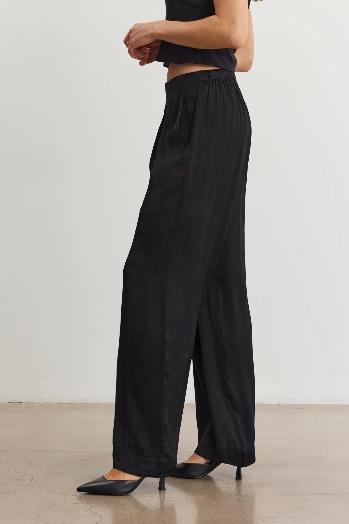 RHETTA SATIN TROUSERS IN BLACK - Image 3