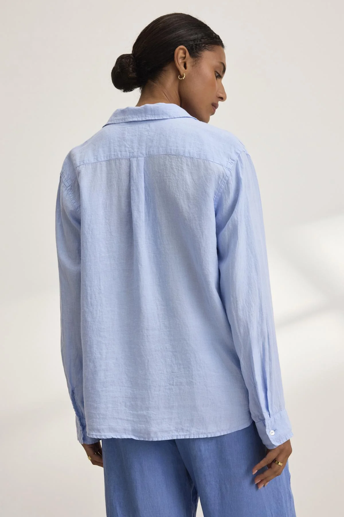 SISI LINEN SHIRT IN CHILL - Image 3