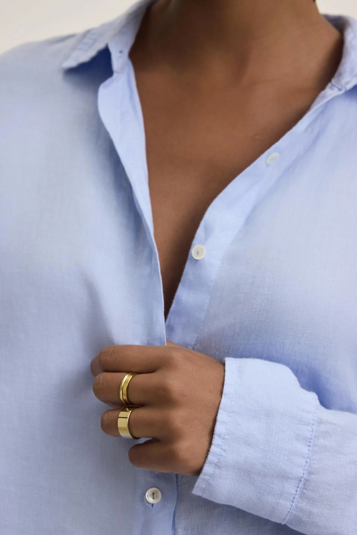 SISI LINEN SHIRT IN CHILL - Image 4