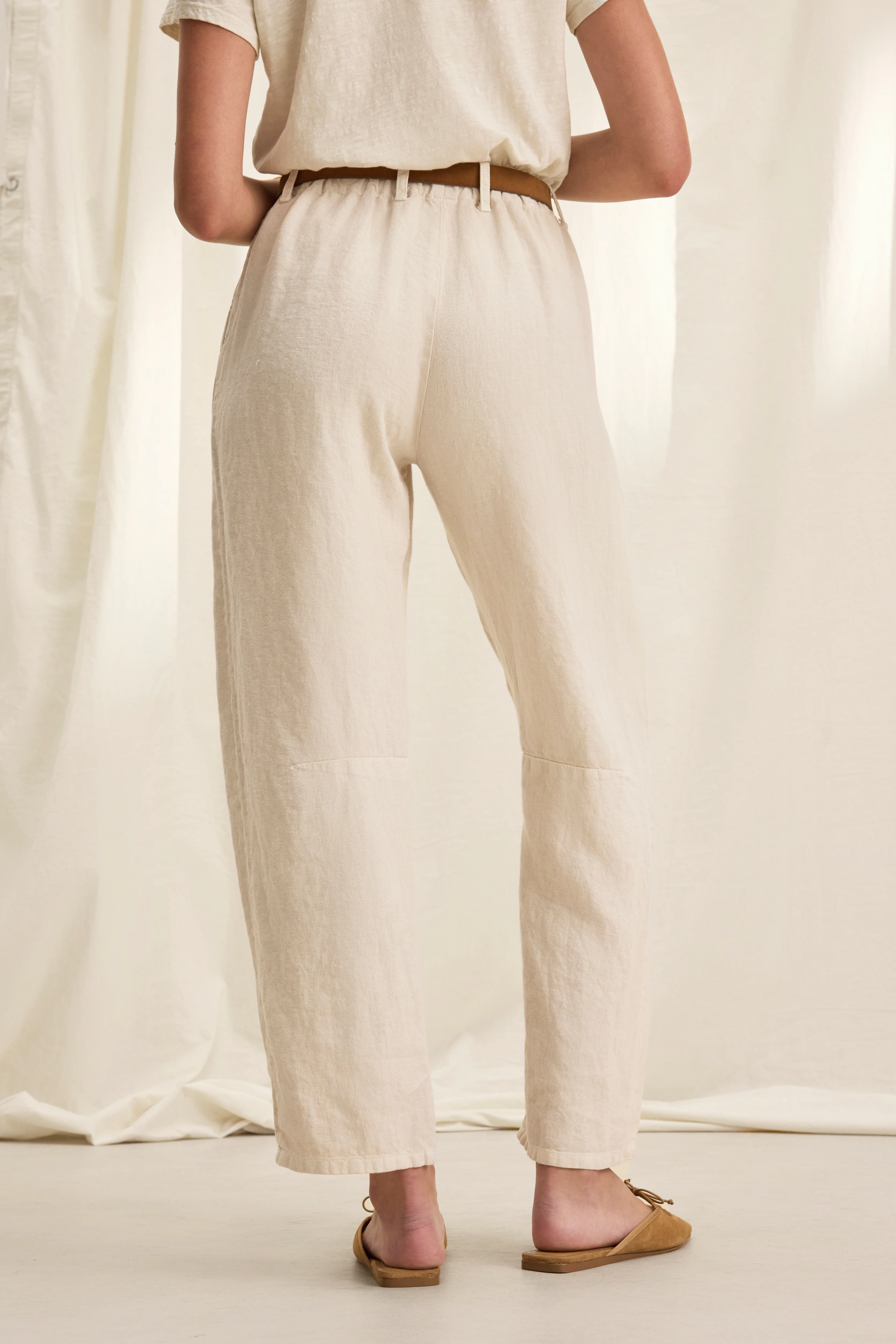 TAYLOR HEAVY LINEN TROUSER IN BISQUE - Image 3